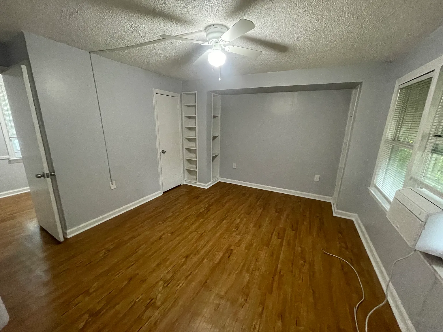 Eager Ave Apartment — Photo 3
