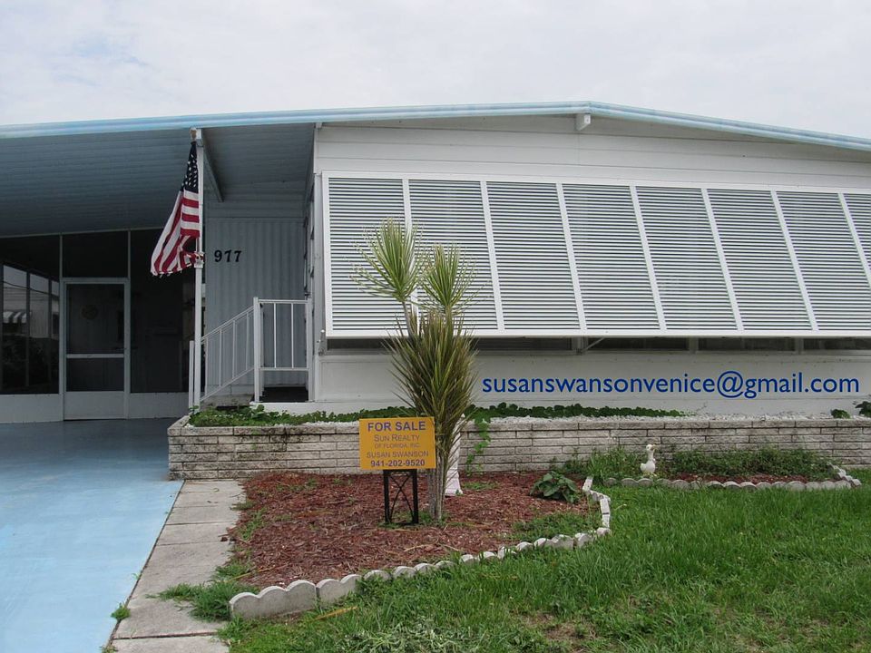1st image of 977 Orinoco Ave E