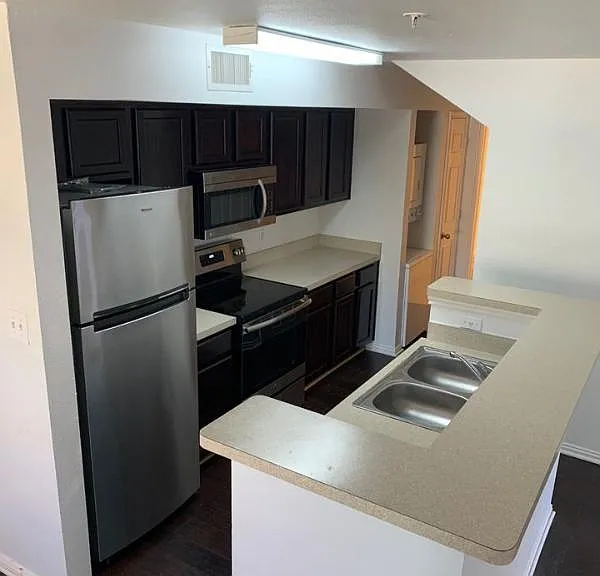 9817 Walnut St #210 — Photo 39