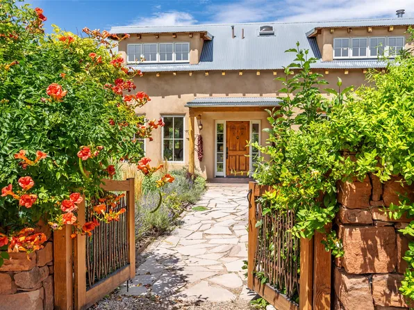 84 Camino Chupadero, Santa Fe, NM 87506