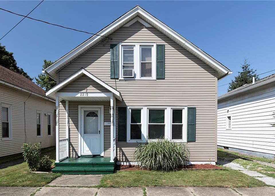 1st image of 2210 Plum St