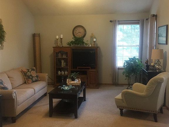 4th image of 2621 Cranley St