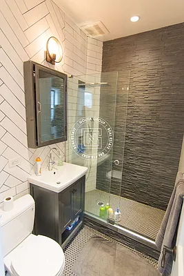 Rented by Nolita Group | media 41