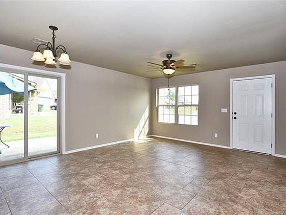 4th image of 2505 Hunters Ct
