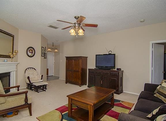 5th image of 10204 Cypress Hills Dr