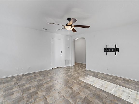 4th image of 235 Tolcarne Dr