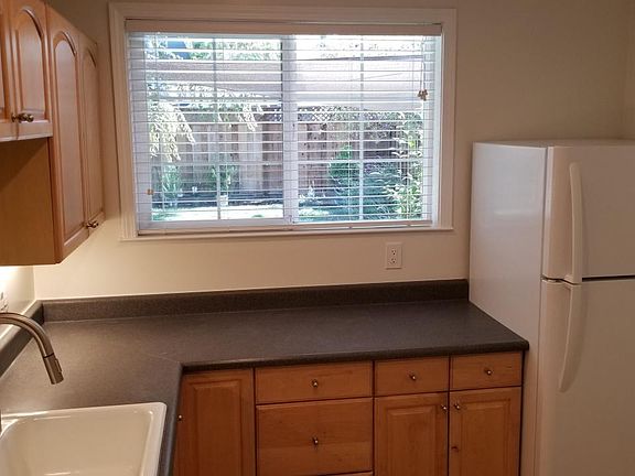 3rd image of 562 N Genevieve Ln