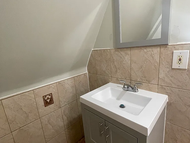 413 Summer Ave #1 — Photo 6