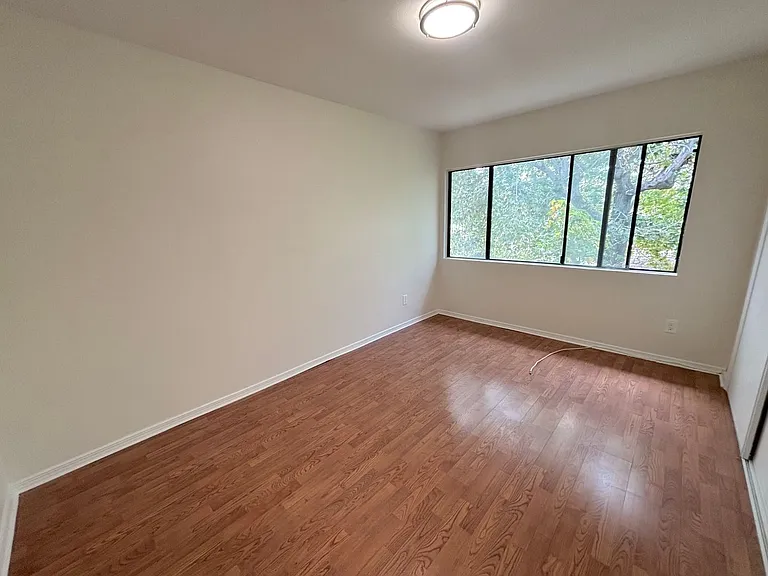 3310 E Collins Ave #1 — Photo 9