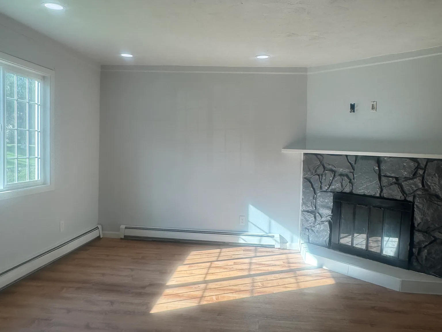 2251 Paxson Dr — Photo 3