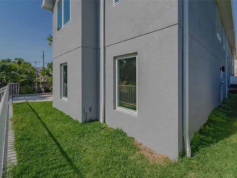 310 Hibiscus St #B — Photo 50