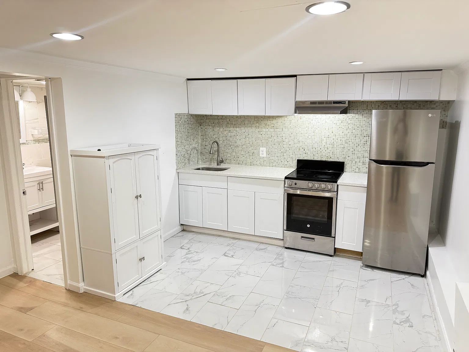 1596 Union Tpke — Photo 3