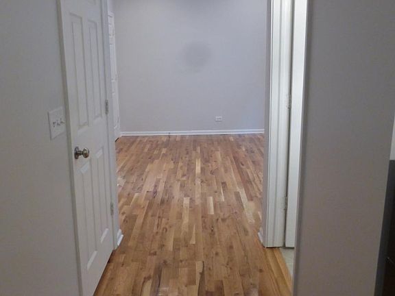 4th image of 837 S Claremont Ave #2R