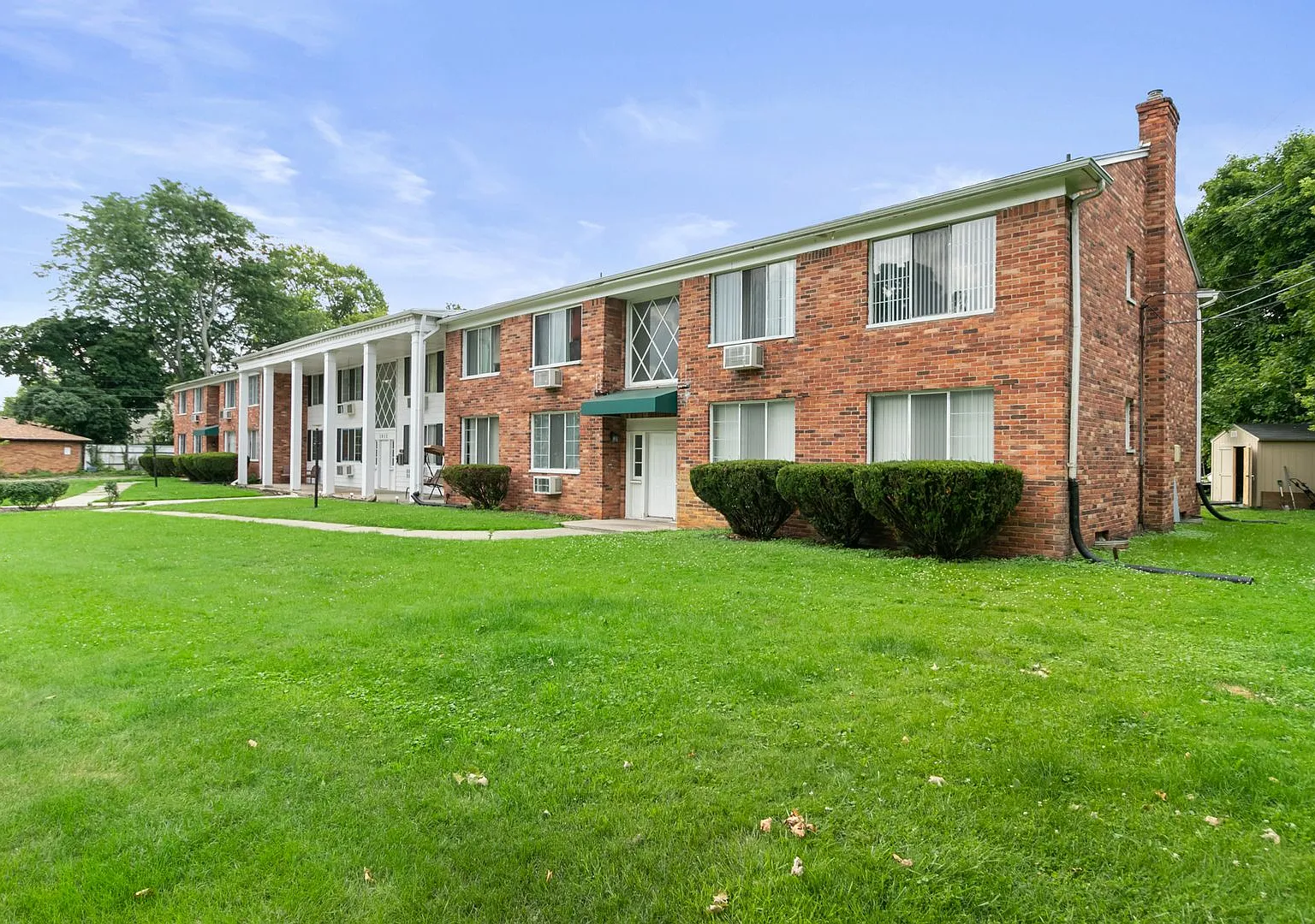 Potomac Village (Lansing Property Holdings LLC) — Photo 3