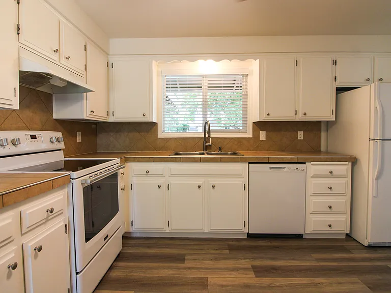 1488 Warbler Dr SE — Photo 7