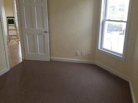 3rd image of 1718 W Morse Ave #1