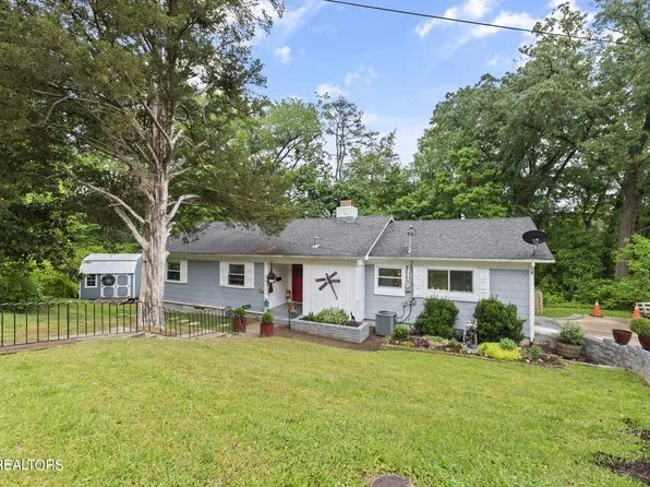 314 E Fernhill Ln, Oak Ridge, TN 37830