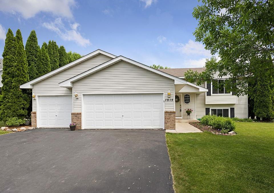 1st image of 1015 Briar Glen Ln