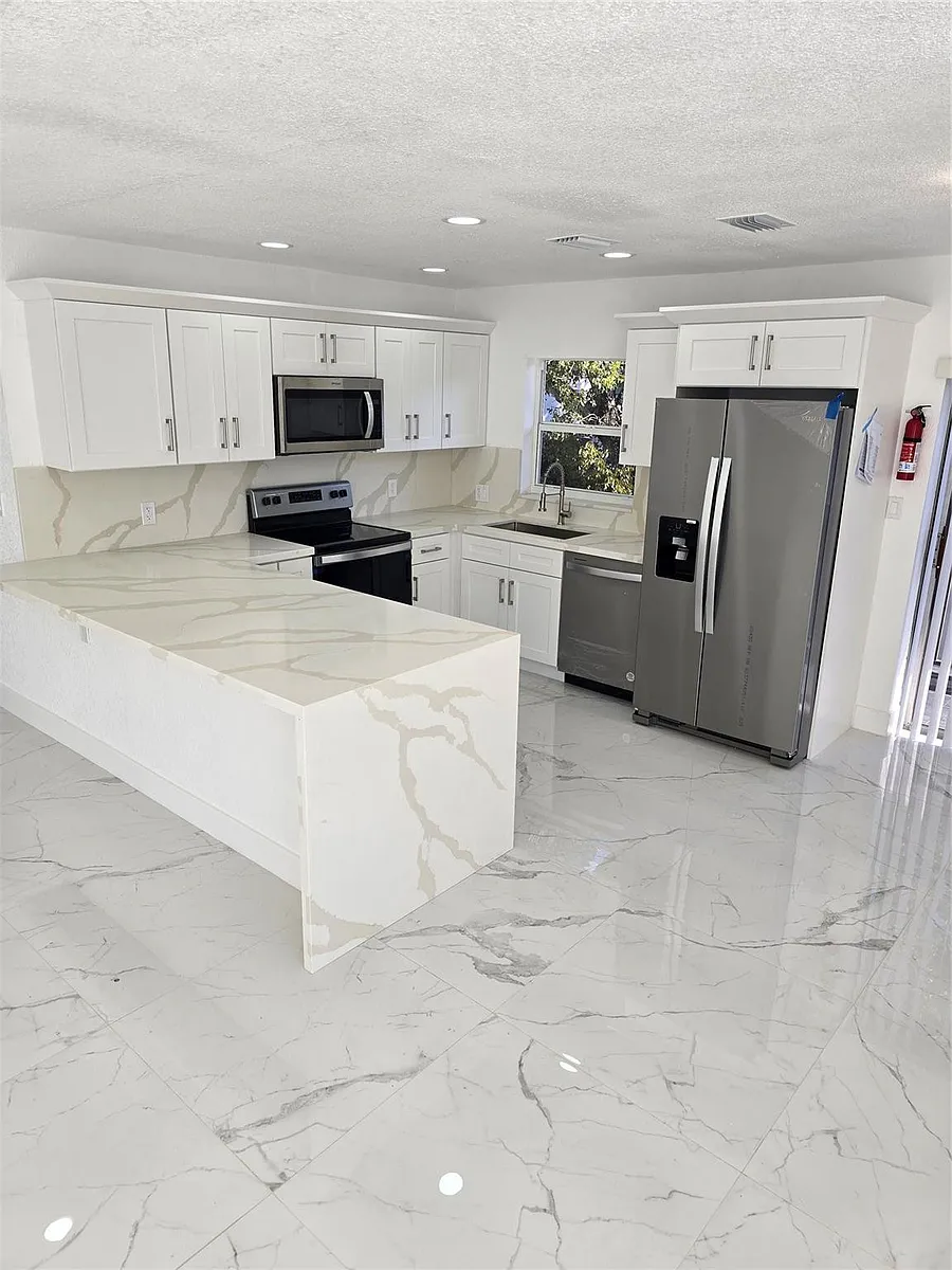 Building Photo - 1848 NW 55th Ave #4X