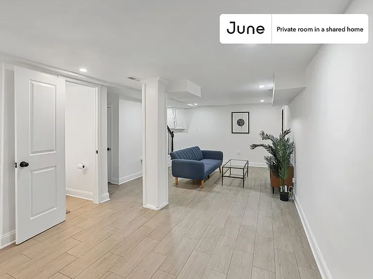 529 42nd St NE #B — Photo 13
