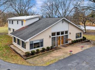 1113 Woodcrest Dr, Downers Grove, IL