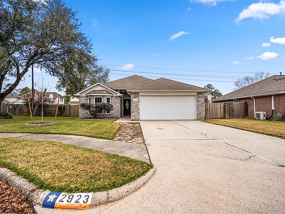 2nd image of 2923 Goldspring Ln