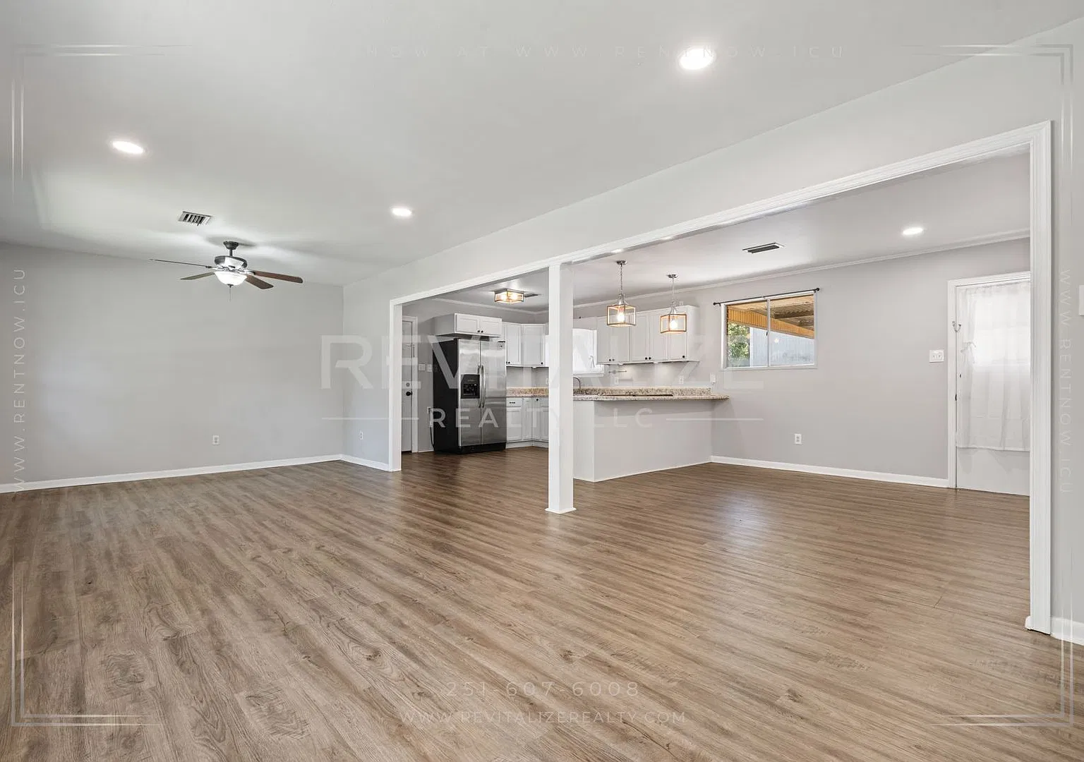 Charming 3-Bedroom Brick Home in Saraland — Photo 4