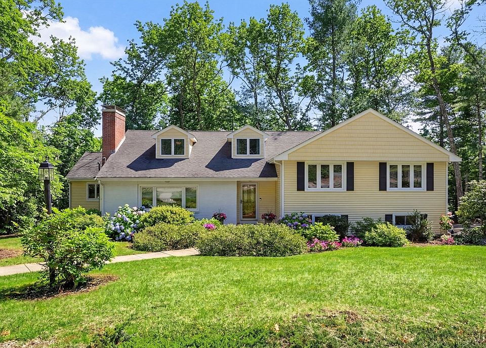1st image of 33 Algonquin Rd