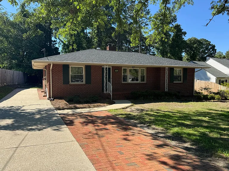 521 Vista Dr — Photo 1