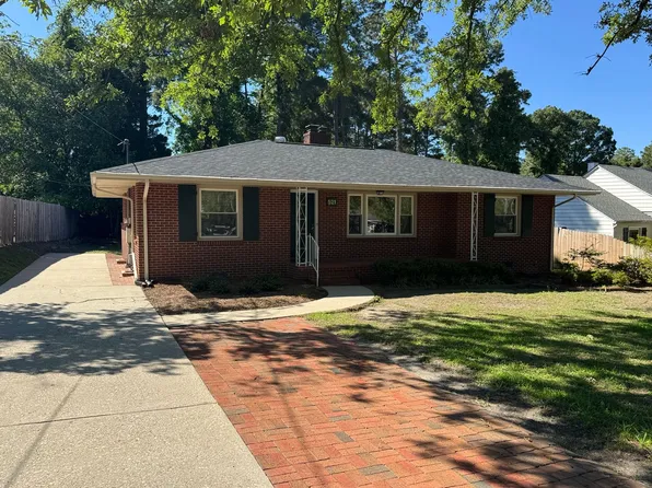 521 Vista Dr, Fayetteville, NC 28305