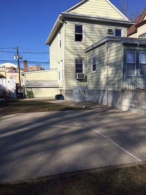 1st image of 456 Cortlandt St