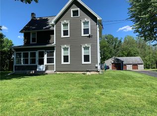 40 Lyndon Rd, Fairport, NY 14450