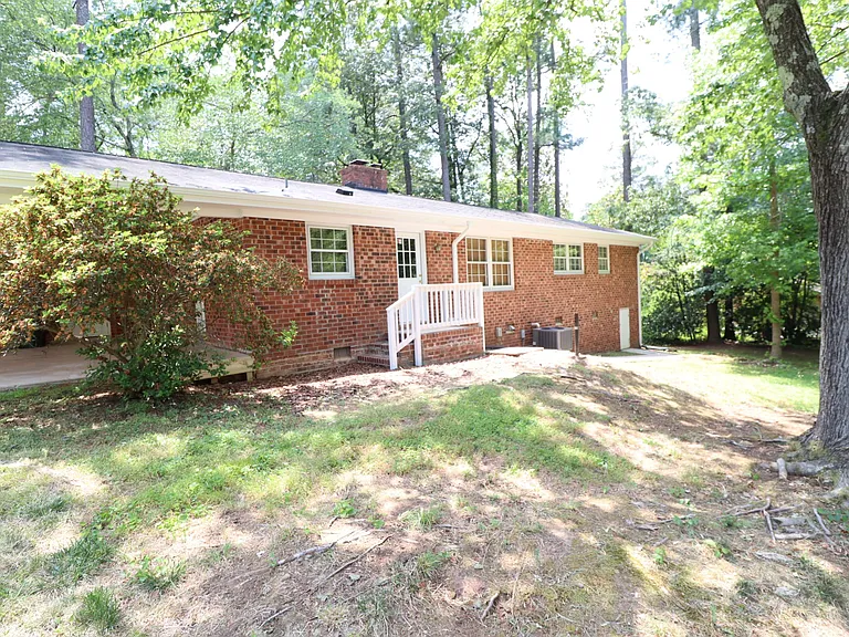 116 Shirley Dr — Photo 31
