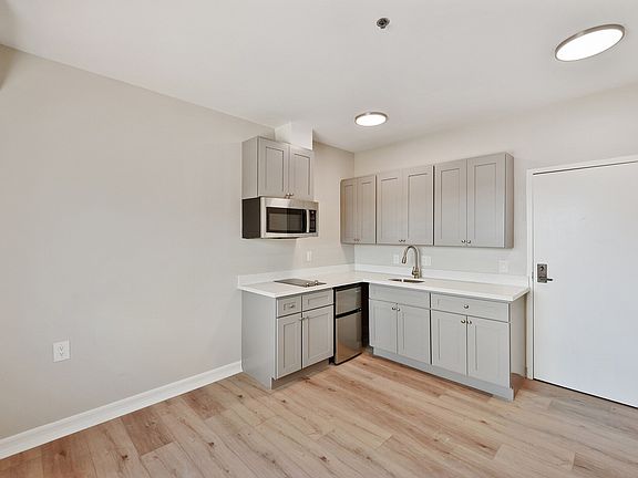 2nd image of 480 S El Camino Real #14756600