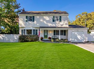 230 Fairview Ave, Bayport, NY 11705