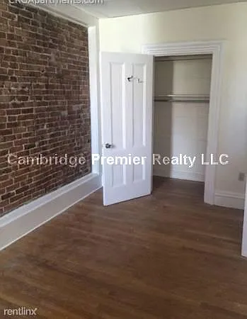179 1/2 Harvard St #2 — Photo 7
