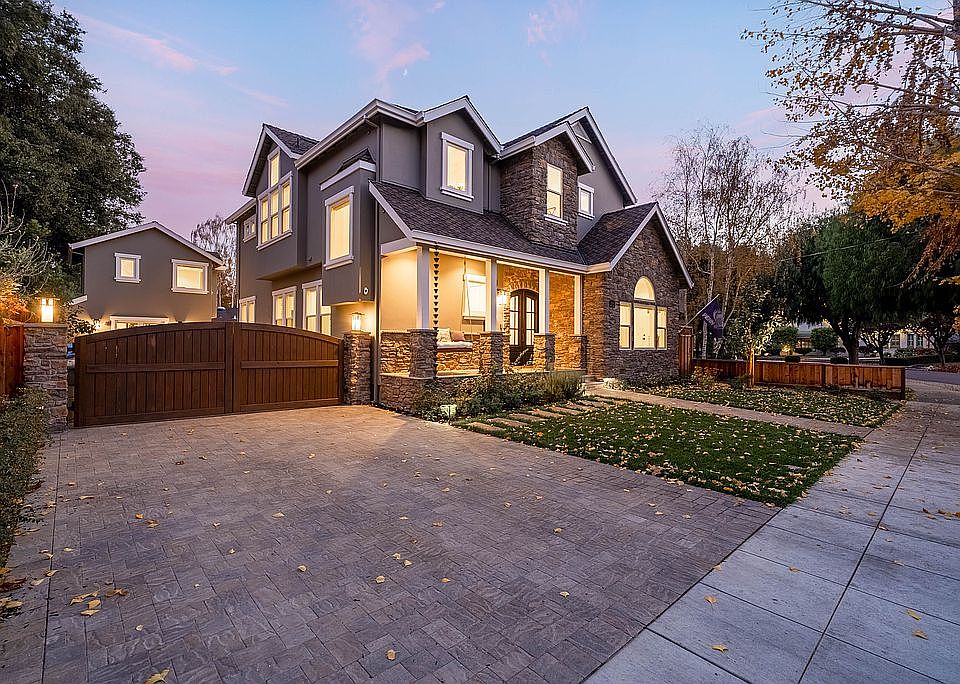2nd image of 1158 Crescent Dr