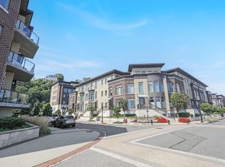 22 Cambridge Way, Weehawken, NJ 07086