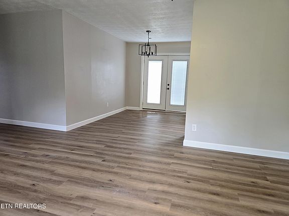 2nd image of 281 Parliament Rd