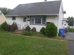 19 W George Pl, Iselin, NJ 08830