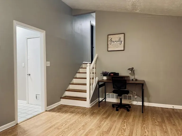 979 Falconcrest Dr — Photo 15