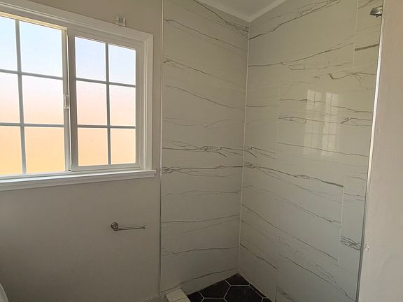5th image of 1117 S Valinda Ave