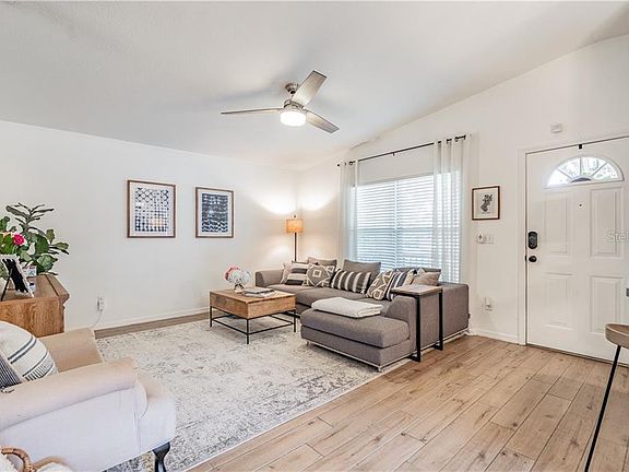 5th image of 1022 E Mohawk Ave