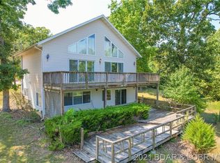 33401 English Rd, Sunrise Beach, MO 65079