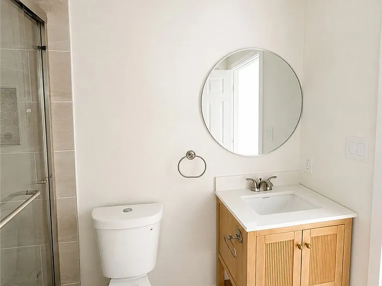 10822 Hunter Ave — Photo 2