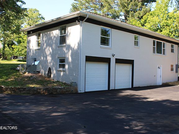 5th image of 106 Colonial Dr