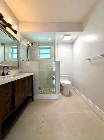 715 Hollywood Blvd — Photo 3