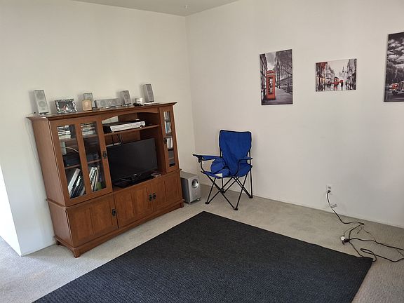 2nd image of 416 San Vicente Blvd APT 105