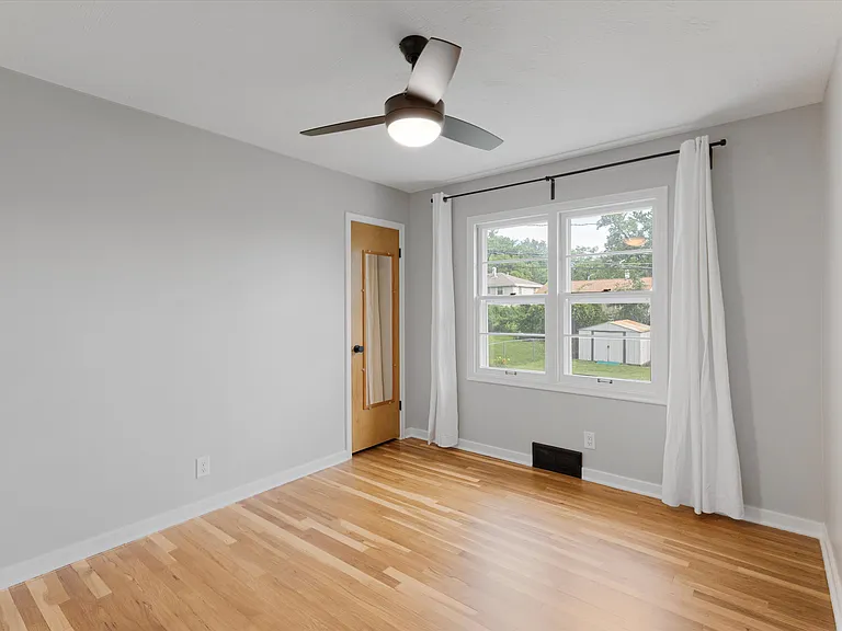 5718 Pratt St — Photo 12
