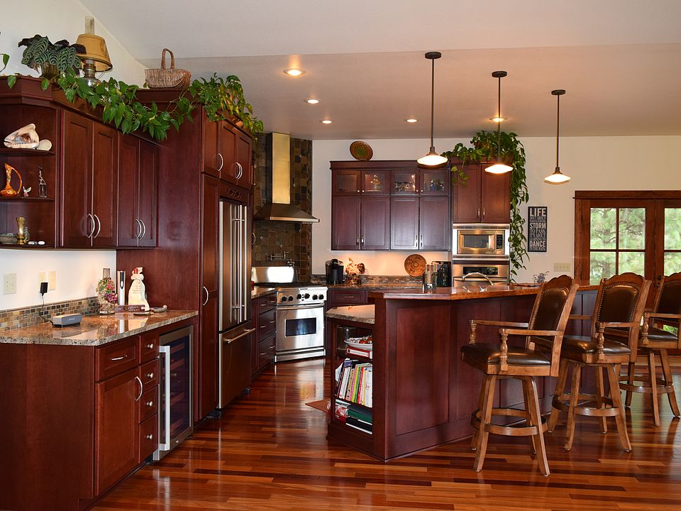 Beautiful bright kitchen